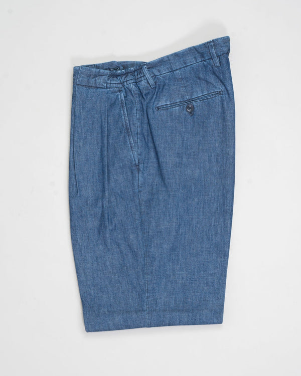 Article: 325159
Color: Blue / 11
Composition: 100% Cotton
Pleated front
Slanted side pockets
Beltloops

Made in Naples, Italy&nbsp;