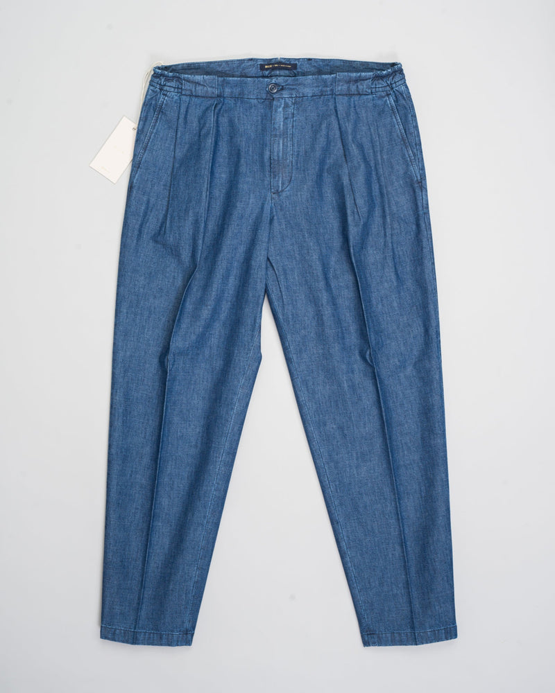 Article: 325159
Color: Blue / 11
Composition: 100% Cotton
Pleated front
Slanted side pockets
Beltloops

Made in Naples, Italy&nbsp;