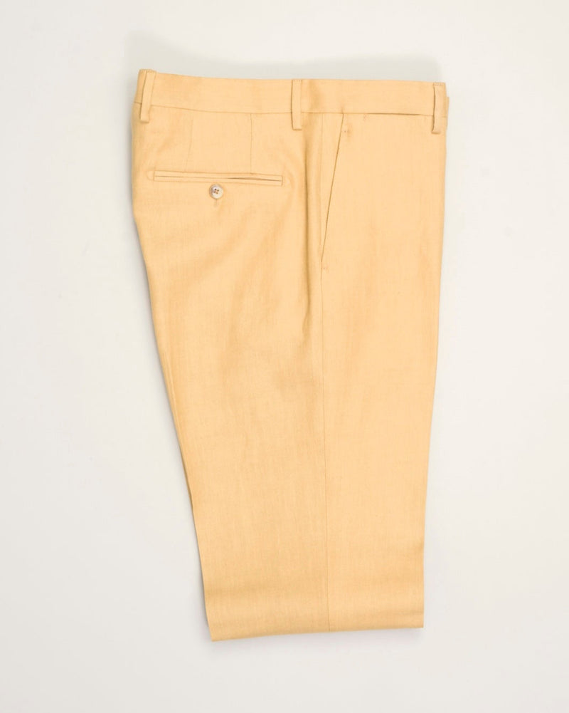 Composition: 100% Linen
Modello: Monte Carlo / 2SMC22K01
Color: Pale Yellow / EA916
Unconstructed shoulder
Unlined
2 Buttons
Notch lapel
Patch pockets
Side vents
Flat front trousers
Belt loops
Slanted side pockets
2 back pockets
Made in Martina Franca, Italy Tagliatore Linen Suit / Pale Yellow