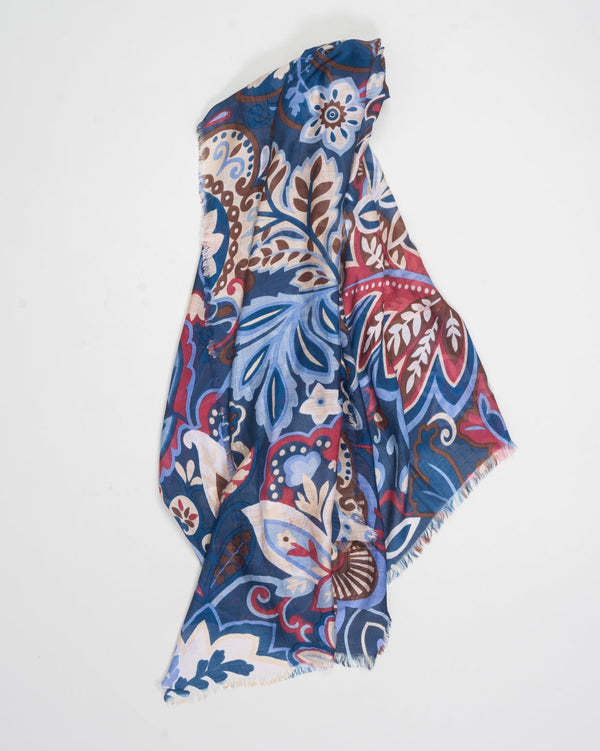 Composition: 70% Modal 30% Silk
Article: 2550477
Made in Italy
Size: 80cm x 190cm Altea Modal &amp; Silk Scarf / Blue