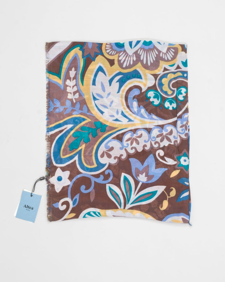Composition: 70% Modal 30% Silk
Article: 2550477
Made in Italy
Size: 80cm x 190cm Altea Modal & Silk Scarf / Brown