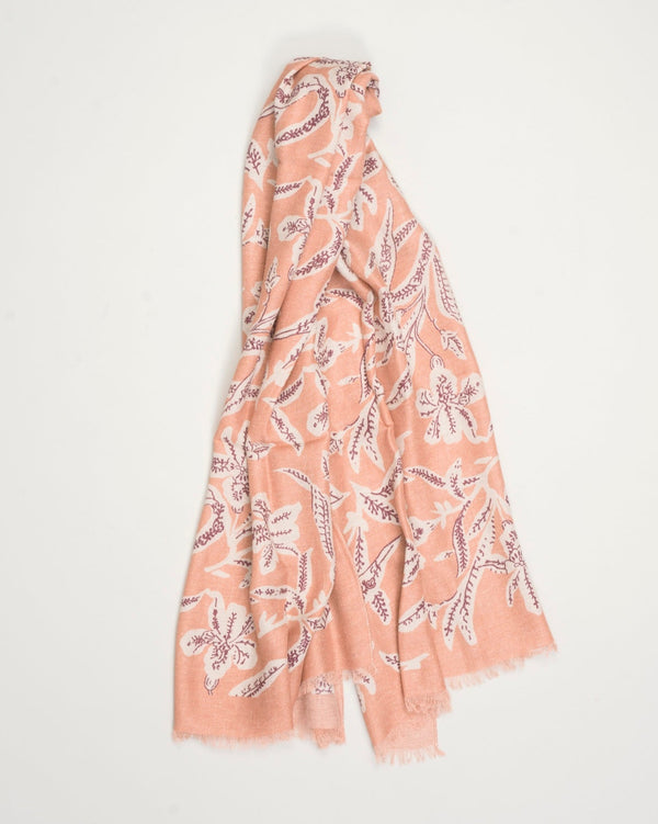Composition: 64% Viscose 36% Cotton
Article: 2550021
Made in Italy
Size: 75cm x 180cm Altea Viscose &amp; Cotton Scarf / Cipria