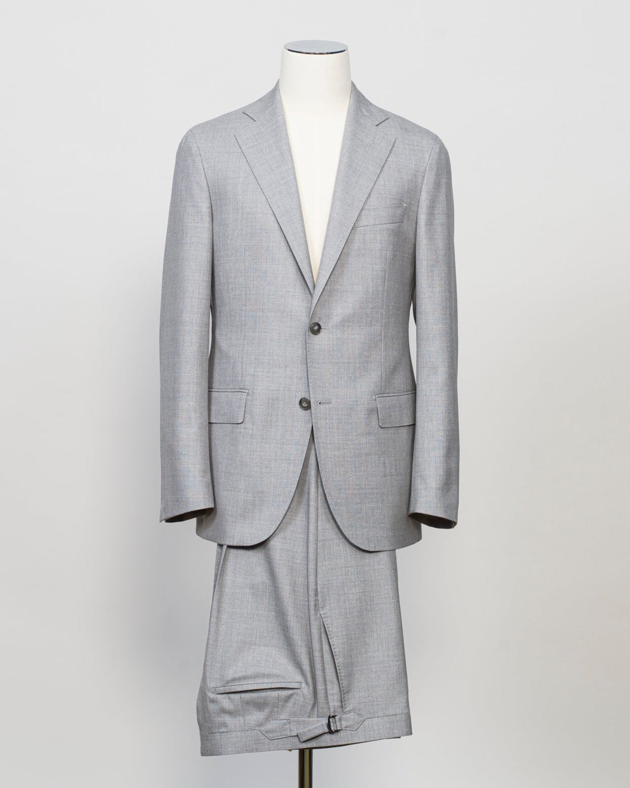 Sauma private label jacket made of Super 130's Doppio Ritorto fabric. This is our in-house quality, so you can find it always in our collection. Designed to be a part of a suit and to be combined with suit trousers.

Super 130's Doppio Ritorto 100% wool

Unconstructed shoulder
2 Buttons
Side vents
Notch lapel
2 Flap pockets in front
4 inside pockets
Fully lined