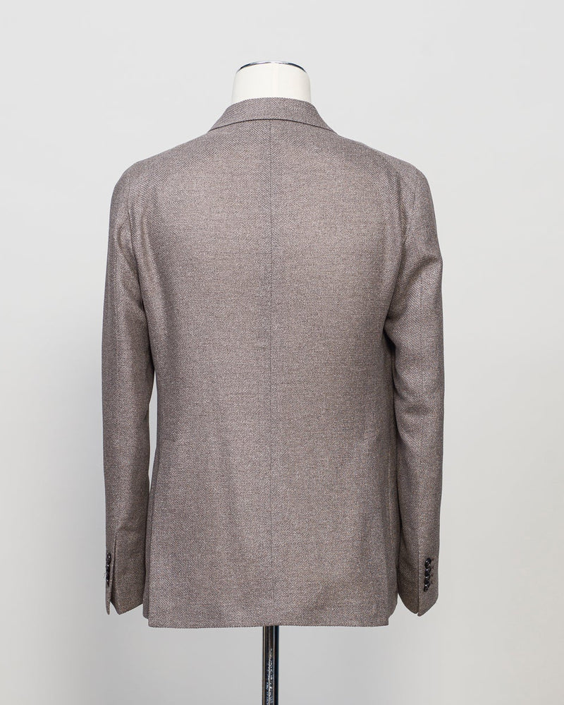 Naturally stretching double breasted hopsack jersey jacket. Crafted in Martina Franca, Italy by Tagliatore.
Natural stretch hopsack jersey jacket
Composition: 72% Silk 28% Virgin wool
Article: 440038 U
Modello: G- WARNER2DK PE
Color: Beige / T3167
Unconstructed
Unlined
Double breasted
Peak lapel
Patch pockets
Side vents
Made in Martina Franca, Italy