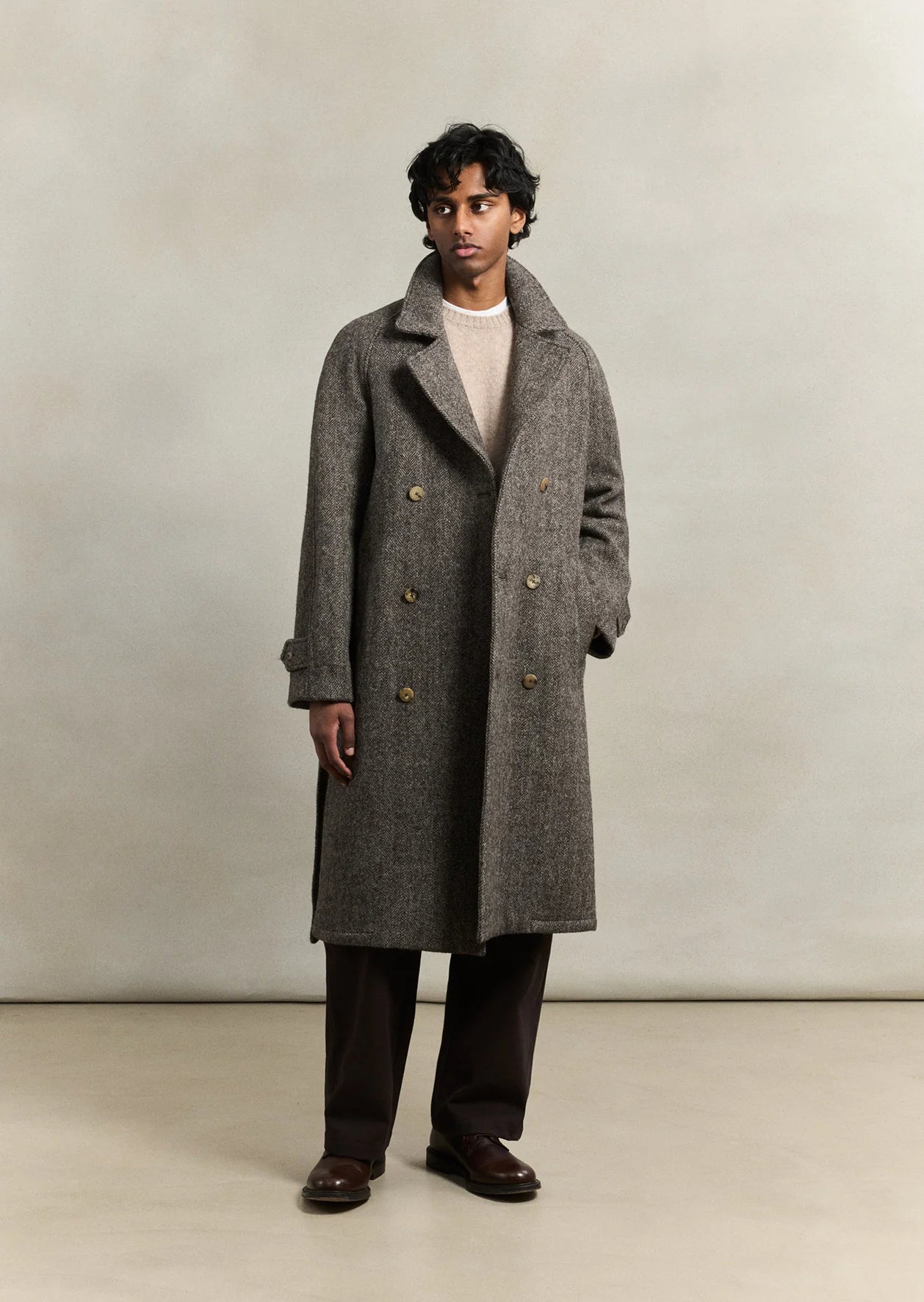 De Bonne Facture Grandad Coat Sonsie Tweed / Undyed Brown Herringbone
