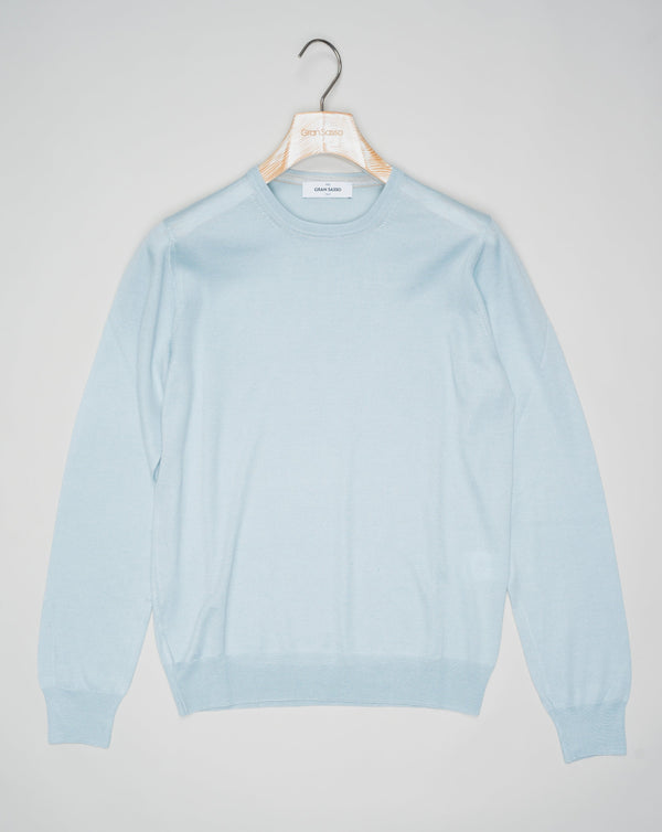 <ul> <li>Composition: 70% Virgin wool 30% Silk</li> <li>Color: 524 / Light Blue</li> <li>Article: 57167 / 13190</li> <li>Made in Italy</li> </ul> Gran Sasso Wool & Silk Crew Neck / Light Blue