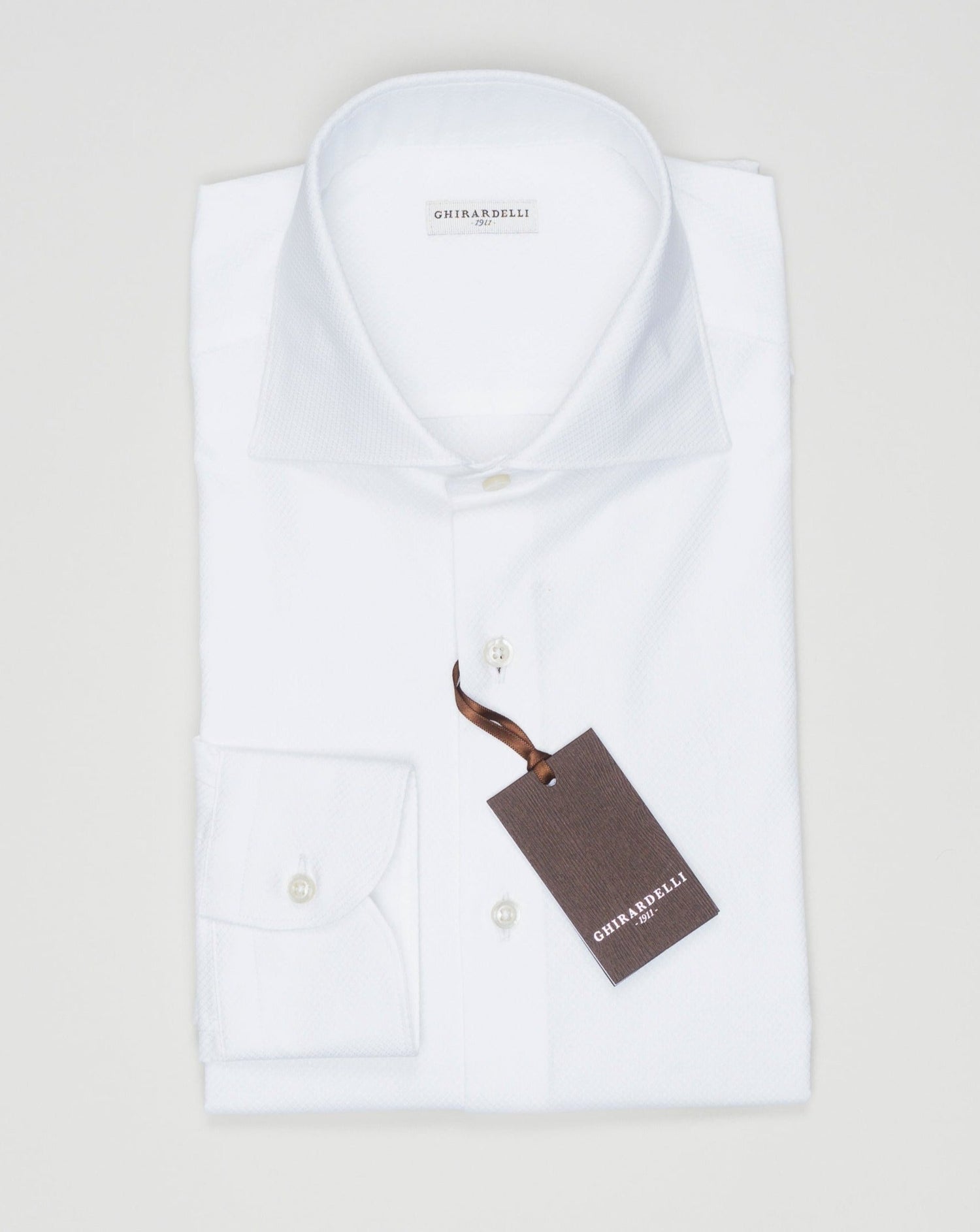 Article: 362600. Color: 03 / White. Model: R400. Composition: 100% Cotton Ghirardelli Structured Cotton Shirt / White