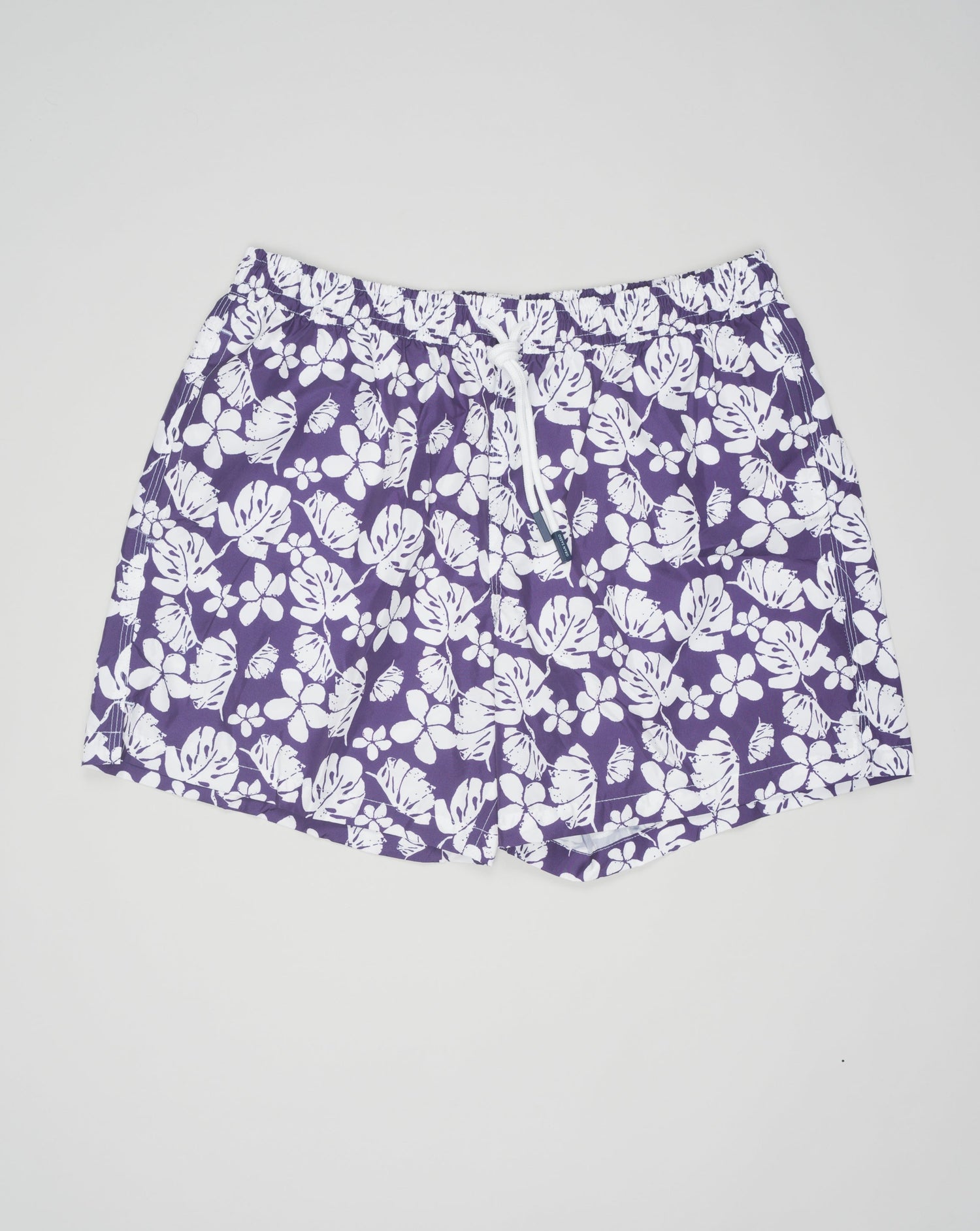 <ul> <li>Composition: 100% Recycled microfiber</li> <li>Color: 596 / Blue</li> <li>Article: 90101 / 42400</li> <li>Made in Italy&nbsp; Gran Sasso Leafs Swim Trunks / Blue</li> </ul>