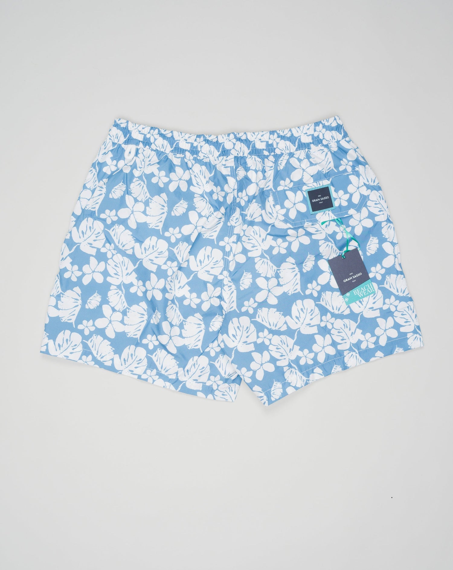 <ul> <li>Composition: 100% Recycled microfiber</li> <li>Color: 540 / Light Blue</li> <li>Article: 90101 / 42400</li> <li>Made in Italy Gran Sasso Leafs Swim Trunks / Light Blue</li> </ul>