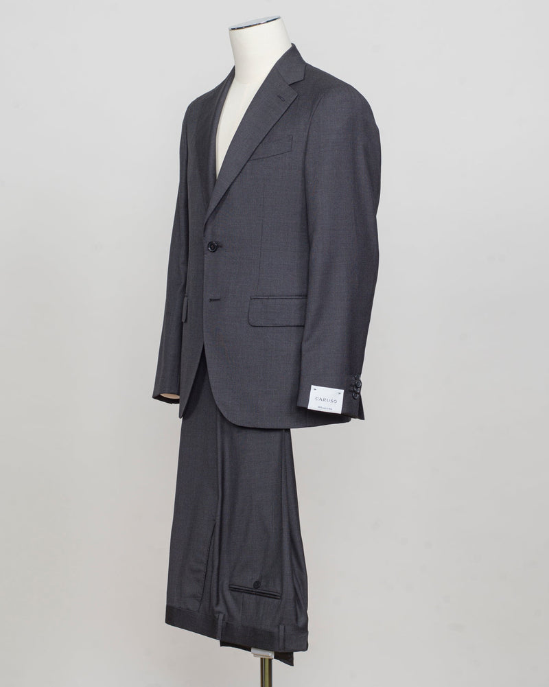 Composition: 100% Super 130's Wool
Farbric: PE0Y16 - 0220 / Grey
Model: Aida
Full Canvas
Made in Soragna, Parma , Italy Caruso Super 130's Wool Suit / Grey