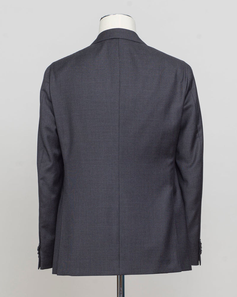 Composition: 100% Super 130's Wool
Farbric: PE0Y16 - 0220 / Grey
Model: Aida
Full Canvas
Made in Soragna, Parma , Italy Caruso Super 130's Wool Suit / Grey