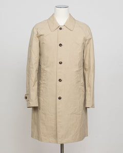 Model: New Dean
Article: Strong Wax
Color: 926 / Beige
Main Fabric: 100% Cotton
Coating: Wax
Regular fit
Knee length
Button fastening
Side pockets with button fastening
Raglan sleeves
One back vent L'Impermeabile Heavy Waxed Mac Coat / Beige
