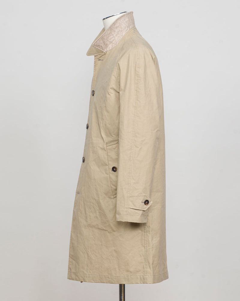 Model: New Dean
Article: Strong Wax
Color: 926 / Beige
Main Fabric: 100% Cotton
Coating: Wax
Regular fit
Knee length
Button fastening
Side pockets with button fastening
Raglan sleeves
One back vent L'Impermeabile Heavy Waxed Mac Coat / Beige