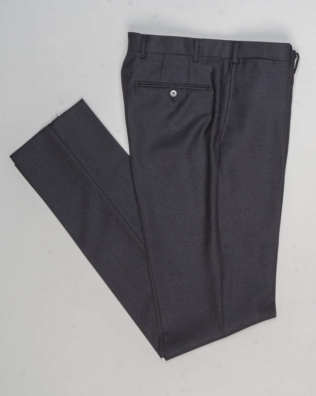 Sauma private label trousers, made of&nbsp;Super 120's 100% wool twill. This is our in-house quality, so you can find it always in our collection. &nbsp;Makes a perfect combo with our club blazers for a classic 
