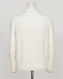 Substantial crewneck in heavy merino wool, masterfully constructed for enduring comfort. The luxurious fabric delivers warmth and breathability in equal measure, with a refined silhouette that pairs effortlessly with tailored trousers or casual wear. A timeless essential for discerning wardrobes. Gran Sasso Heavy Merino Crewneck / Off White