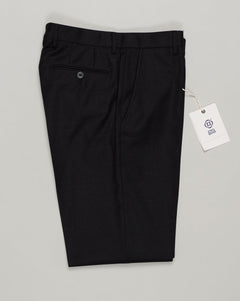 Classic deep grey flannel trousers designed for refined everyday wear. Featuring a patented Comfort waistband for superb comfort and all-day ease. The soft brushed cotton delivers a subtle texture and a reliable drape. Perfect with tailored shirts or casual knitwear, this timeless style transitions seamlessly from the office to the weekend. GTA Moda Flannel Trousers / Anthracite
