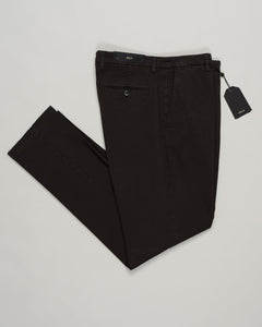 Italian cotton chinos in a refined dark brown. Crafted from premium Naviglio cotton with a relaxed yet tailored fit. Versatile enough for casual weekends or dressed up with a blazer. Clean lines and understated elegance—a wardrobe essential Briglia Naviglio Cotton Chinos / Dark Brown