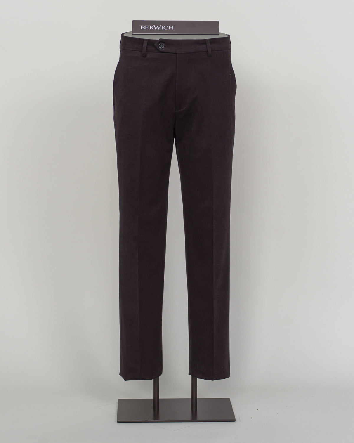 Crafted from supremely soft brushed cotton, these Berwich chinos deliver understated elegance and everyday comfort. The rich dark brown tone pairs effortlessly with neutral knitwear and structured blazers, making them a versatile foundation for refined dressing. Finished with careful tailoring and a relaxed fit that moves with you, these are the trousers you'll reach for again and again.