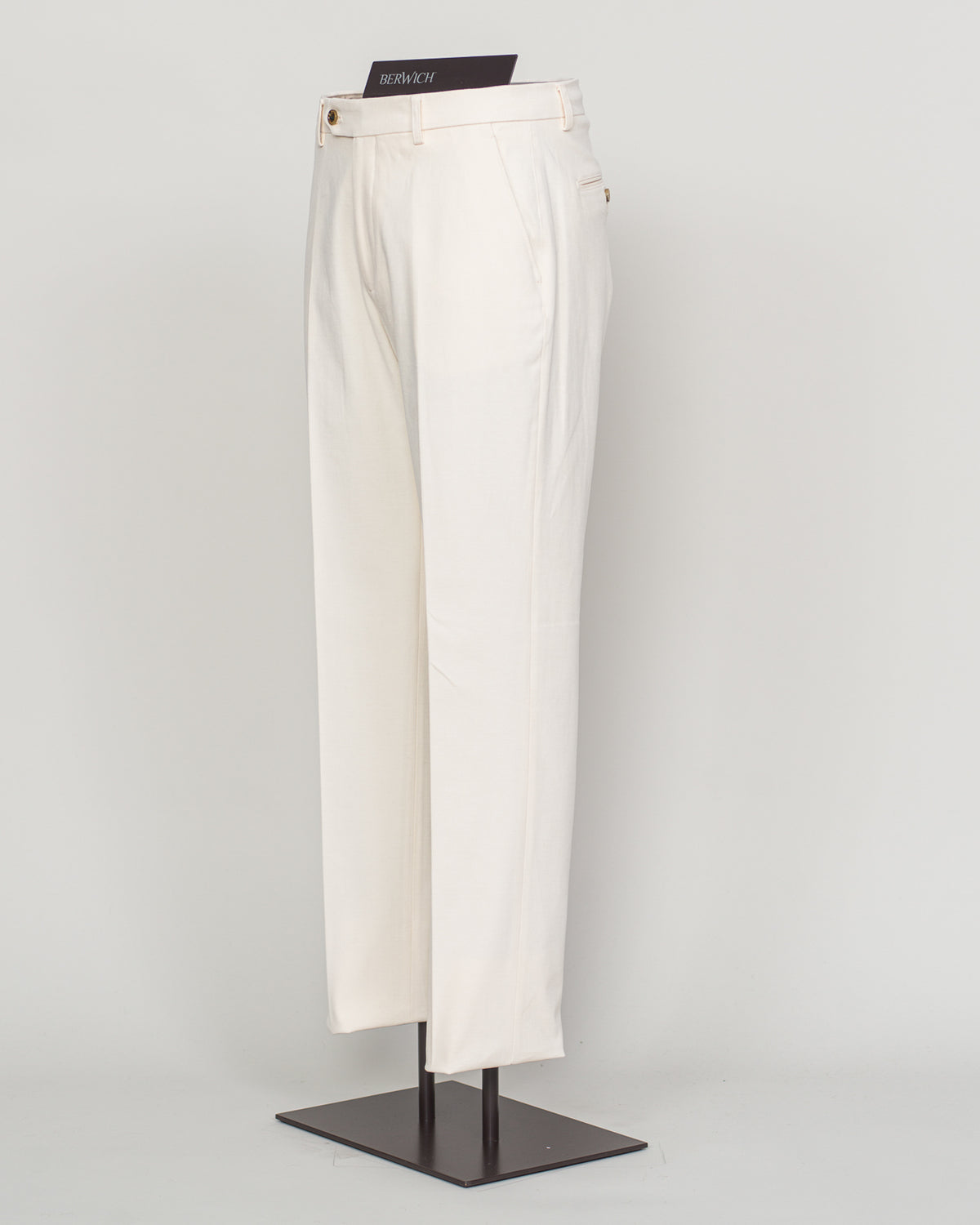 Understated elegance meets everyday comfort in these Berwich brushed cotton chinos. Crafted from soft, refined cotton with a subtle nap finish, they drape with a relaxed sophistication ideal for both casual weekends and smart-casual occasions. The clean white colorway pairs effortlessly with any palette. Cut for a modern fit that honors traditional tailoring principles, these chinos deliver the versatility and quality that define Berwich's Italian heritage.