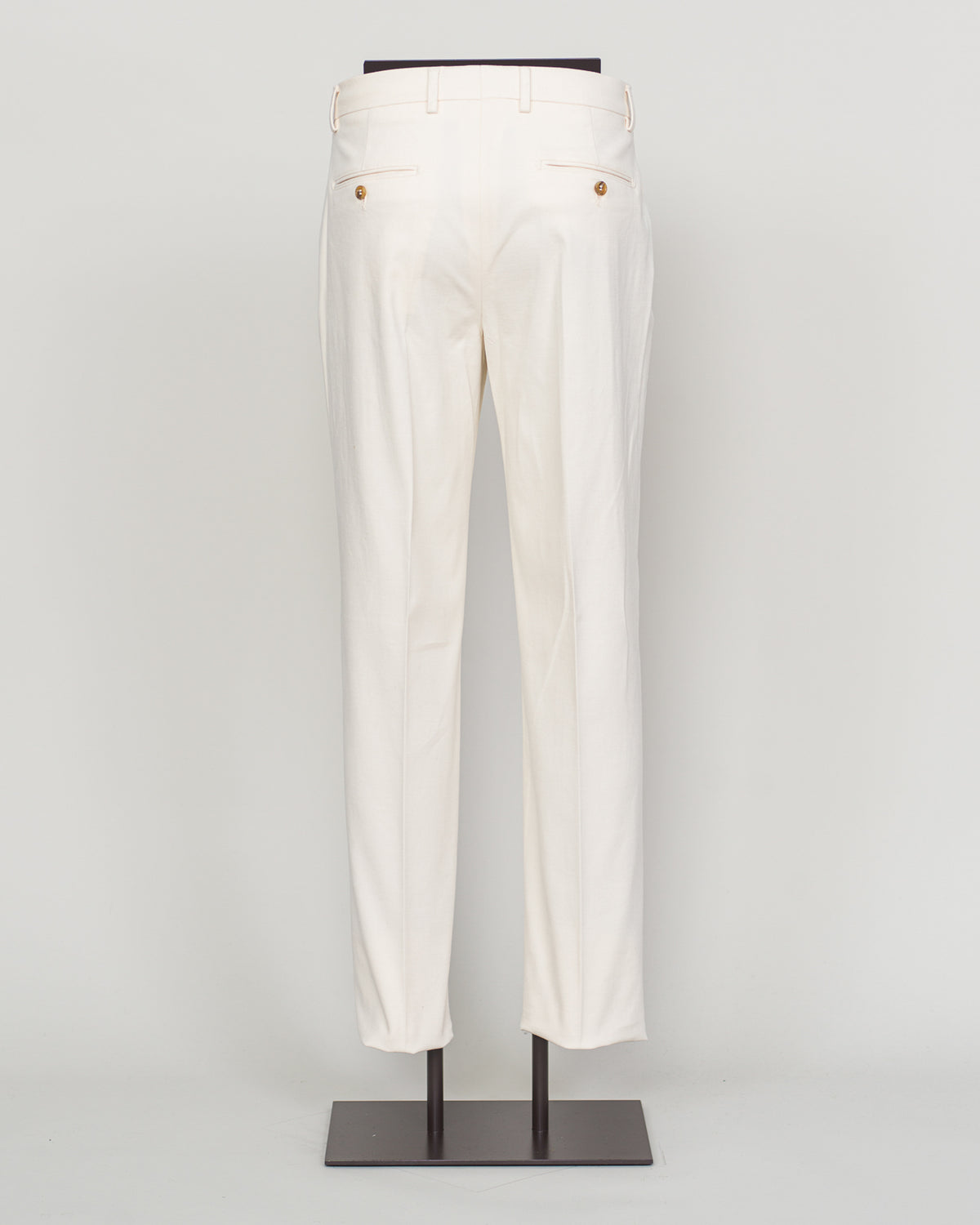 Understated elegance meets everyday comfort in these Berwich brushed cotton chinos. Crafted from soft, refined cotton with a subtle nap finish, they drape with a relaxed sophistication ideal for both casual weekends and smart-casual occasions. The clean white colorway pairs effortlessly with any palette. Cut for a modern fit that honors traditional tailoring principles, these chinos deliver the versatility and quality that define Berwich's Italian heritage.