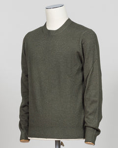 Italian luxury knitwear in a warm vintage dark green. Gran Sasso's refined crewneck delivers timeless sophistication with superior craftsmanship—a versatile layering piece that pairs effortlessly with tailored trousers or casual separates. Premium construction ensures lasting comfort and durability. Gran Sasso Vintage Crewneck / Dark Green