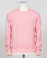 Italian luxury knitwear in soft pink. Gran Sasso's refined crewneck delivers timeless sophistication with superior craftsmanship—a versatile layering piece that pairs effortlessly with tailored trousers or casual separates. Premium construction ensures lasting comfort and durability. Gran Sasso Vintage Crewneck / Pink