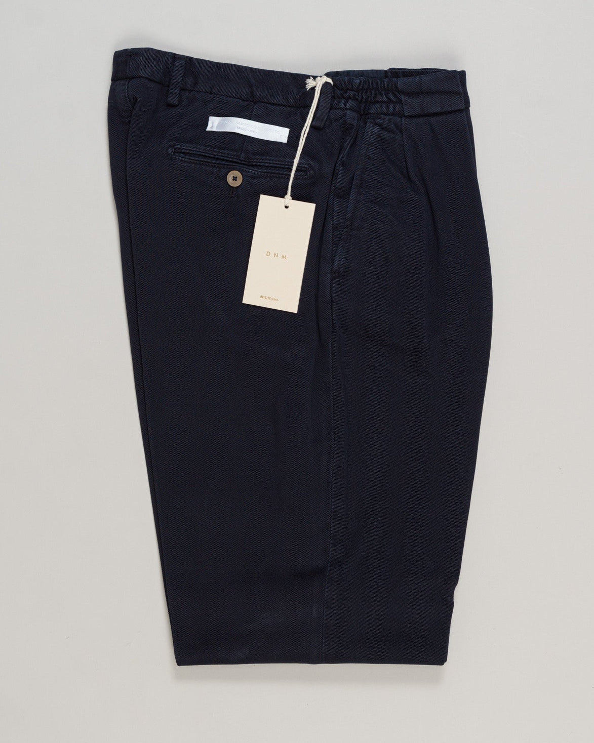 Briglia's Portobello cotton trousers deliver refined elegance in a versatile navy tone. Crafted from premium cotton, these trousers offer a comfortable fit with a polished appearance suitable for both professional and casual settings. The classic design ensures lasting appeal, while the quality construction supports tailoring for a personalized fit. A wardrobe essential that pairs effortlessly with blazers, knitwear, and dress shirts. Briglia Portobello Cotton Trousers / Navy