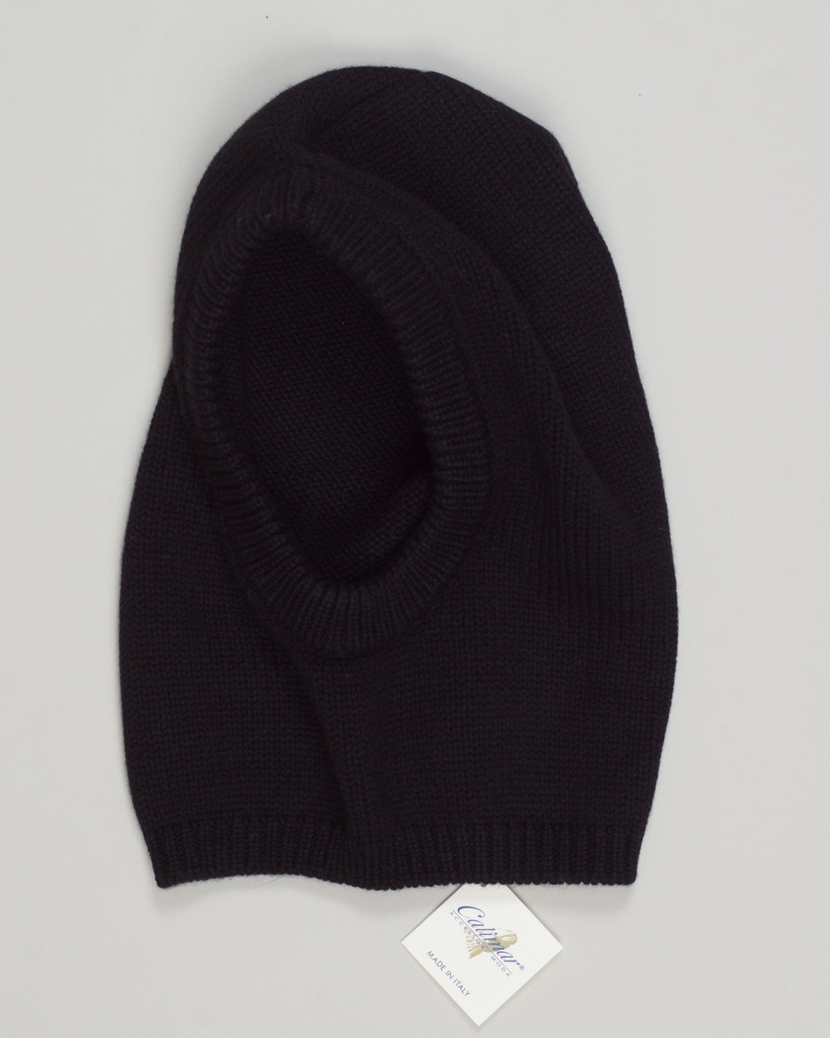 Luxurious cashmere balaclava in classic black. Refined warmth and protection for the discerning wearer. Effortless elegance meets everyday comfort. Calimar Cashmere Balaclava / Black
