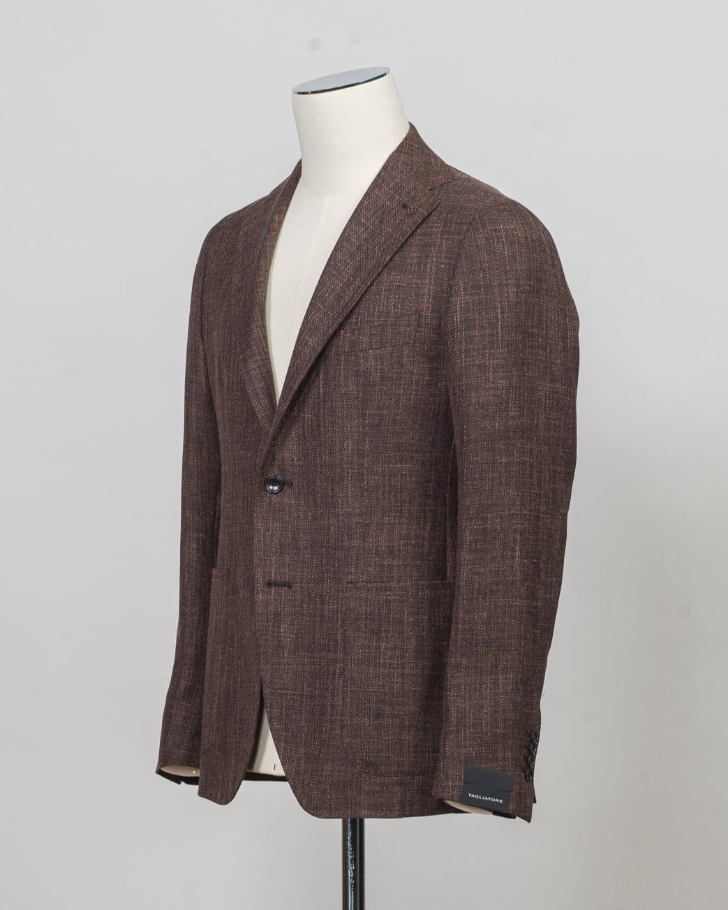 Composition: 68% Virgin Wool 18% Silk 14% Linen
Modello: Monte Carlo / 1SMC22K
Color: Brown / M3247
Unconstructed shoulder
Unlined
2 Buttons

Notch lapel
Patch pockets
Side vents
Made in Martina Franca, Italy