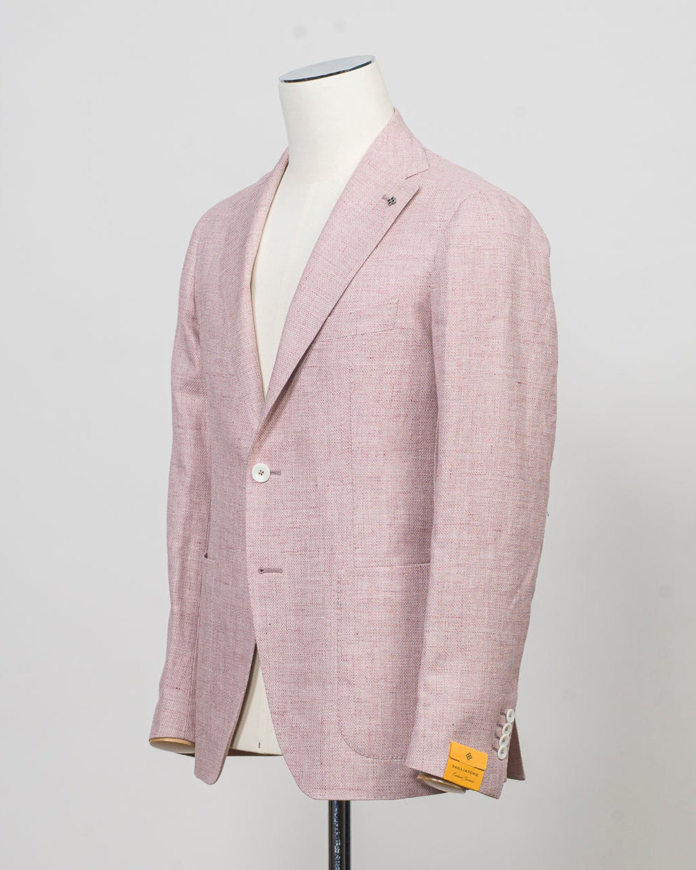 Composition: 56% Linen 44% Cotton&nbsp;
Modello: Monte Carlo / 1SMC22K
Color: Rosa / EY924
Unconstructed shoulder
Unlined
2 Buttons

Notch lapel
Patch pockets
Side vents
Made in Martina Franca, Italy