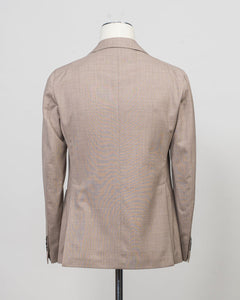Composition: 93% Virgin wool 7% Silk
Modello: Monte Carlo / 2SMC22K01
Color: Taupe / T1154
Unconstructed shoulder
Unlined
2 Buttons
Notch lapel
Patch pockets
Side vents
Flat front trousers
Belt loops
2 back pockets
Made in Martina Franca, Italy