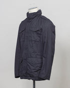 This Herno jacket honors the iconic M65 field jacket. Practical design with quite a few pockets, action back and adjustable waist. Why change the winning team.

Regular fit
Long sleeves

High collar

Covered zip and press-stud fastening

Flap breast pockets

Flap pockets

Inner drawstring at the waist

Adjustable cuffs

FI000111U 13211 9200