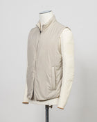 100% nylon
Synthetic padding
Regular fit
High collar
Two way zip fastening
Press stud side pockets