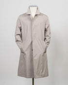 Raincoat in dyed cotton gabardine with waterproof treatment.
Sporting a shirt collar, this straight-cut piece is a Herno icon designed for city engagements and more formal occasions.
This fabric, created by Herno - Officina Tessile, symbolises their heritage and the innovative research it has honed since 1948.


Regular fit
Shirt collar

Side pockets

Slit at the back

Covered button fastening