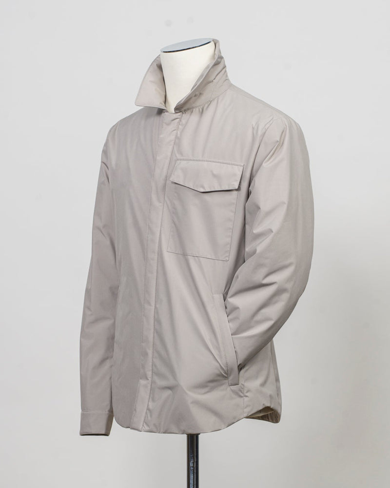 Outer fabric: 100% Polyester
Lining: 100% Polyamide
Filling: 90% Down 10% Feathers
Color: Light Grey / 23
Article: S08MUCX882 161
Snap buttons