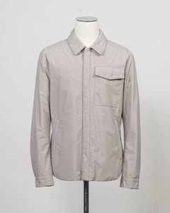 Outer fabric: 100% Polyester
Lining: 100% Polyamide
Filling: 90% Down 10% Feathers
Color: Light Grey / 23
Article: S08MUCX882 161
Snap buttons