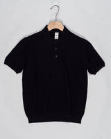 Short sleeve polo shirt in cotton from Maglificio G.R.P. 1973 Firenze.
Composition: 100% Giza Cotton
Short Sleeves
3 Buttons
Article: TEC 11 PSS G 1
POLO S/S
Color: Navy G.R.P. Firenze Textured Cotton Polo Shirt / Navy