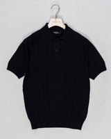 Ribbed polo collar
Two buttons in front
Short sleeves
Composition: 93% cotton 7% cashmere
Style: Tennis
23168/17802
Col. 598 Navy
Made in Italy Gran Sasso Cotton &amp; Cashmere Polo Shirt / Navy