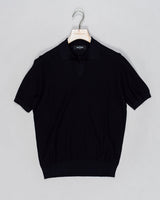 Composition: 55% Silk 45% Cotton
Color: 598 / Navy
Article: 43171 / 16221
Model: Tennis M/M
Made in Italy Gran Sasso Textured Capri Collar Knit / Navy