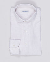 Cutaway collar
Curved hem
Plain placket
55% linen 45% cotton
Art. 2113
Mod. L62
Color: 01 Beige &amp; White Ghirardelli Thin Stripe Linen &amp; Cotton Shirt / Beige &amp; White
