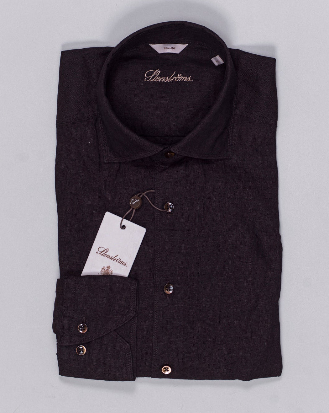 Art. 7747219170
Col. 290 Dark Brown
Slimline
100% Linen Stenströms Linen Shirt / Dark Brown