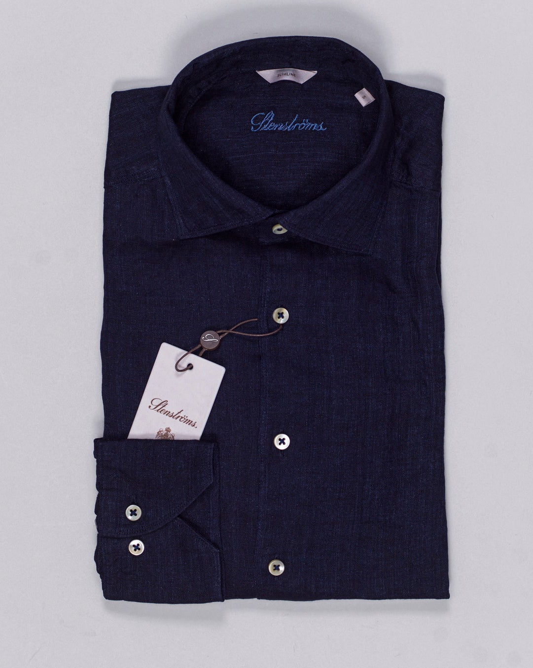 Stenströms Linen Shirt / Navy Art. 7747219170
Col. 190 Navy
Slimline
100% Linen