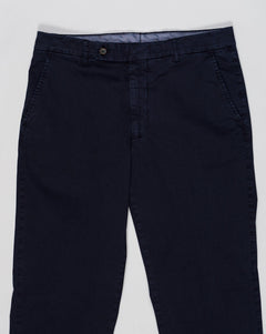 Composition: 98% Cotton 2% Elastan
Model: Sauma22-GD
Article: PU19SAUMA22-GDTS0001X
Color: Navy
Made in Martina Franca, Puglia, Italy Berwich Garment Dyed Cotton Chinos / Navy