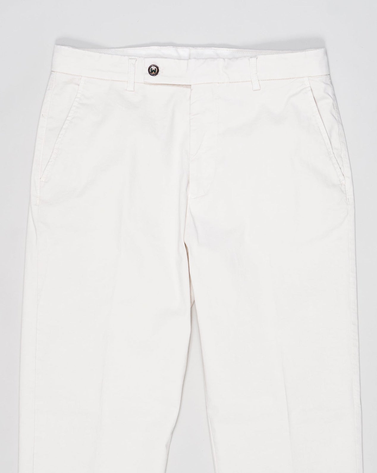 Composition: 98% Cotton 2% Elastan
Model: Sauma22-GD
Article: PU19SAUMA22-GDTS0001X
Color: Latte
Made in Martina Franca, Puglia, Italy Berwich Garment Dyed Cotton Chinos / Latte