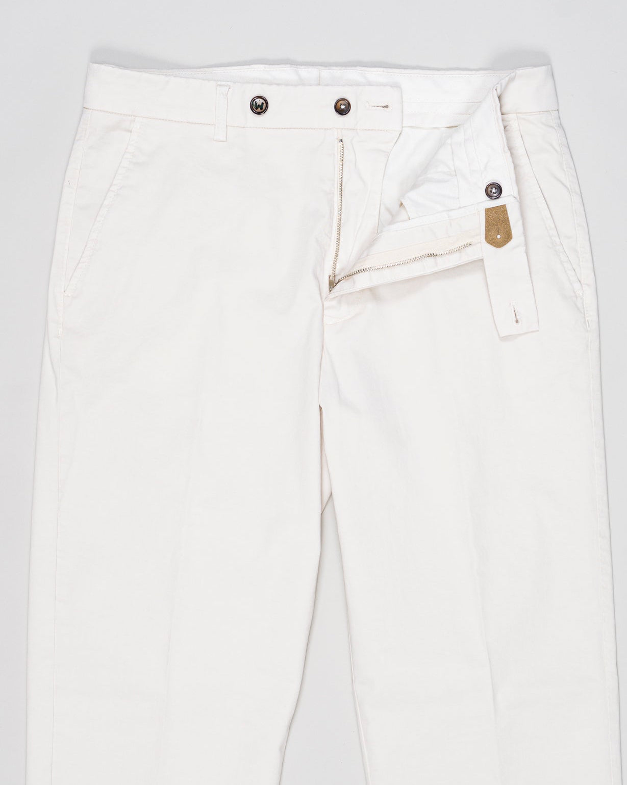 Composition: 98% Cotton 2% Elastan
Model: Sauma22-GD
Article: PU19SAUMA22-GDTS0001X
Color: Latte
Made in Martina Franca, Puglia, Italy Berwich Garment Dyed Cotton Chinos / Latte