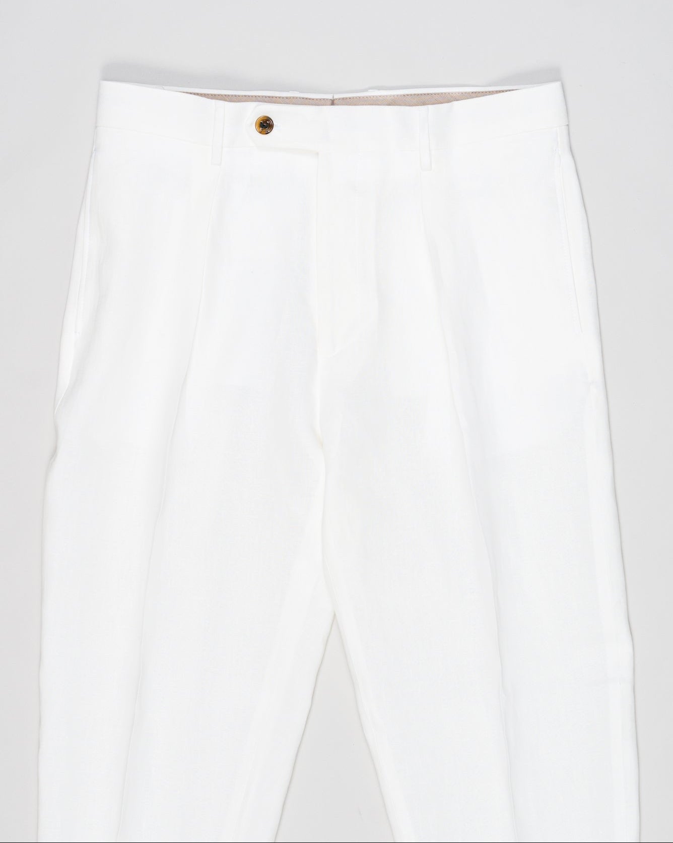 Composition: 100% Linen
Model: Chiaia Long&nbsp;
Article: lm104 &nbsp;
Color: white
PU19CHIAIALONGLM104 62034990
Made in Martina France, Puglia, Italy Berwich Chiaia Long Linen 1 Pleat Trousers / White