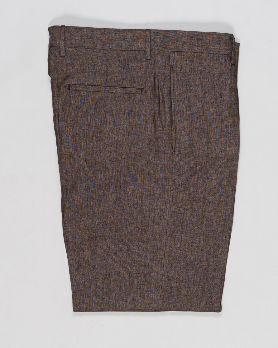Fabric: Loro Piana Summertime: 71% Virgin wool natural stretch 15% Silk 14% Linen
Model: Chiaia Long
Article: PU19CHIAIALONGLP184U
Color: Brown
Made in Martina Franca, Puglia, Italy Berwich Chiaia Long Loro Piana Summertime Trousers / Brown