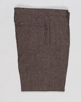 Fabric: Loro Piana Summertime: 71% Virgin wool natural stretch 15% Silk 14% Linen
Model: Chiaia Long
Article: PU19CHIAIALONGLP184U
Color: Brown
Made in Martina Franca, Puglia, Italy Berwich Chiaia Long Loro Piana Summertime Trousers / Brown