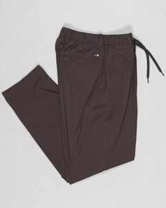 Elastic with drawstring waist
Beltloops
Zip and button fastening
Slanted pockets
Welted pockets on the back
Material: 86%pa 14%ea
Article: PT000193U-12431SZ
Color: 8940 / Testa di Moro
Made in Republic of Moldova Herno Nylon Stretch Trousers / Brown