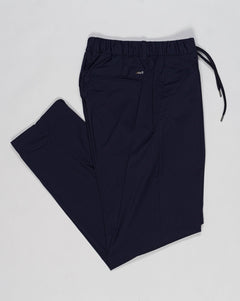Elastic with drawstring waist
Beltloops
Zip and button fastening
Slanted pockets
Welted pockets on the back
Material: 86%pa 14%ea
Article: PT000193U-12431SZ
Color: 9201 / Blue
Made in Republic of Moldova Herno Nylon Stretch Trousers / Blue